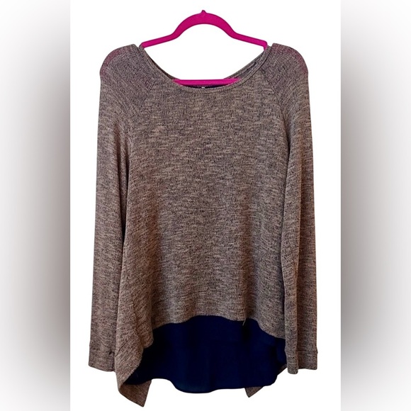 Design Lab Lord & Taylor Tops - Design Lab Lord & Taylor Gray Tunic with Navy Underlay